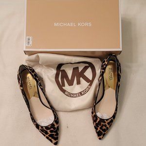 #48 - New in box with shoe bag - Michael Kors Flex Leopard Kitten pumps